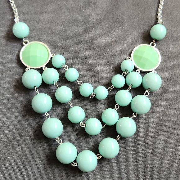 Elegant Silver and Mint Necklace Bib Necklace Bubble Green Silver Tone - Picture 6 of 7